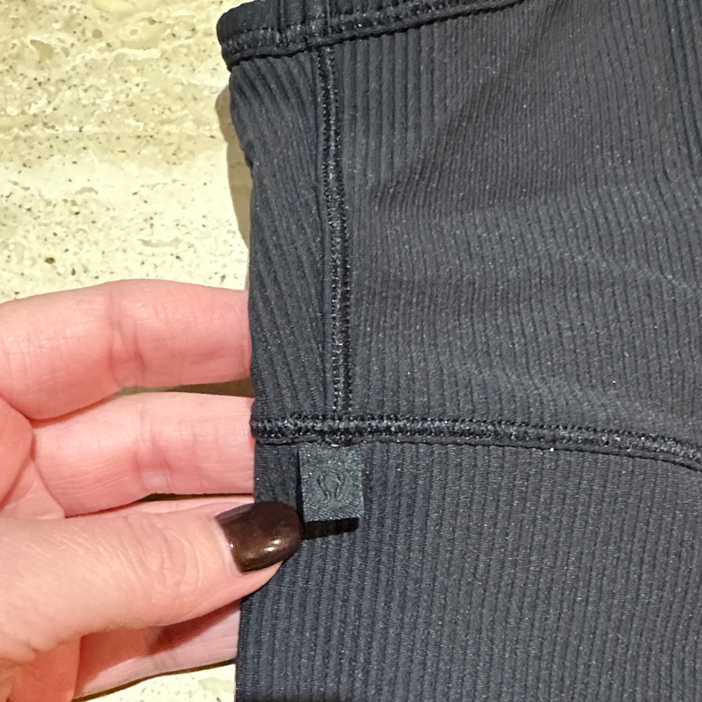 Lululemon Ribbed Tank Top reversible - Picture 3 of 3